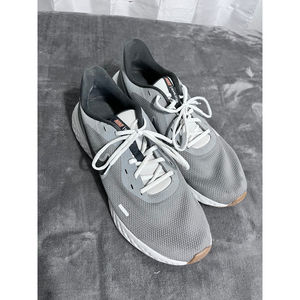 Nike Revolution 5Men's Road Running Shoes Black White Men's Size 14